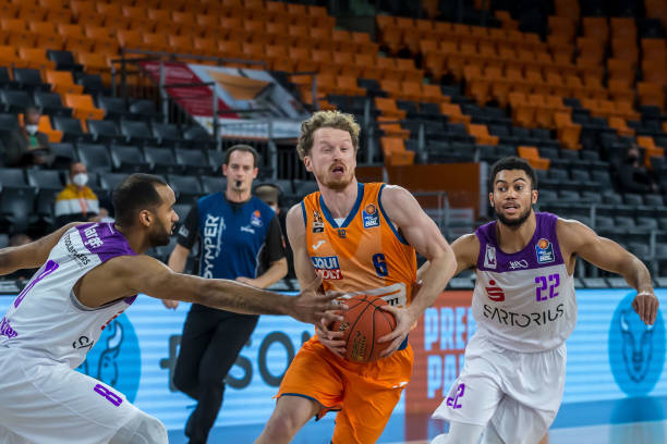 赛中给予出 赛中给予出