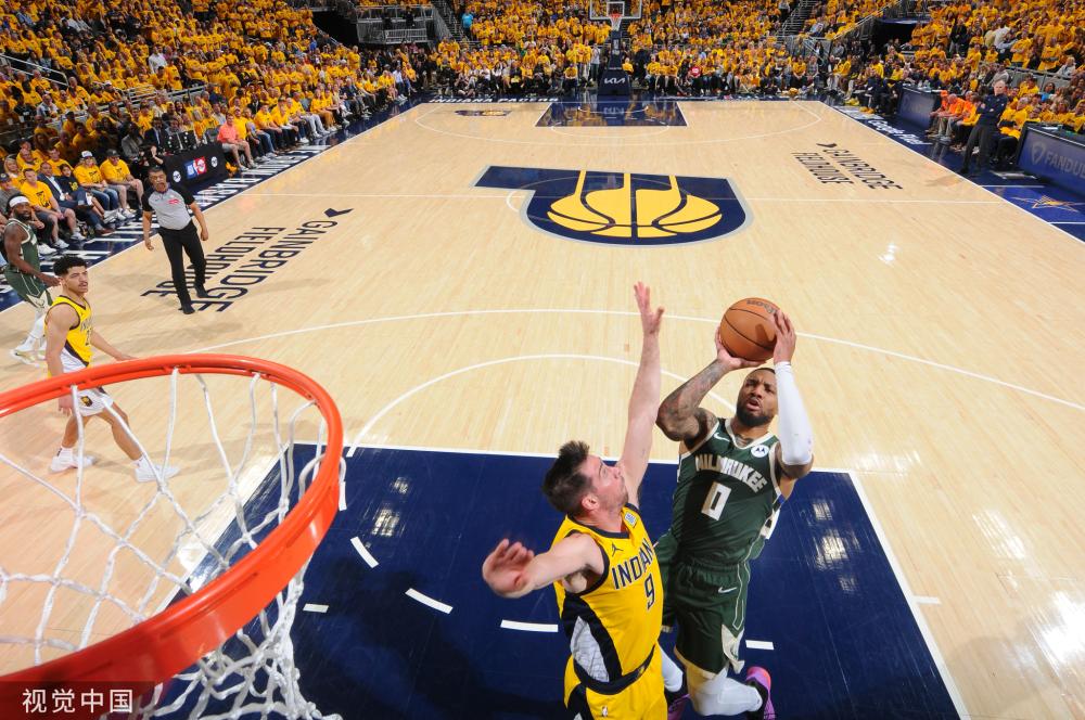 在防守端陷 在防守端陷