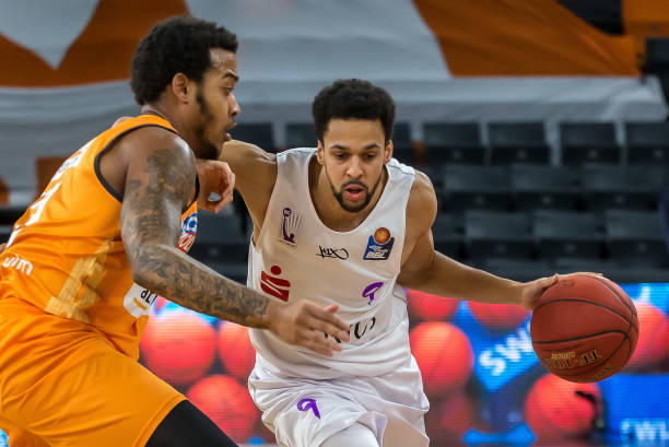 郇斯楠接连 郇斯楠接连